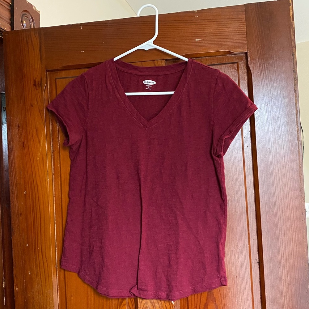 Everyday maroon tee